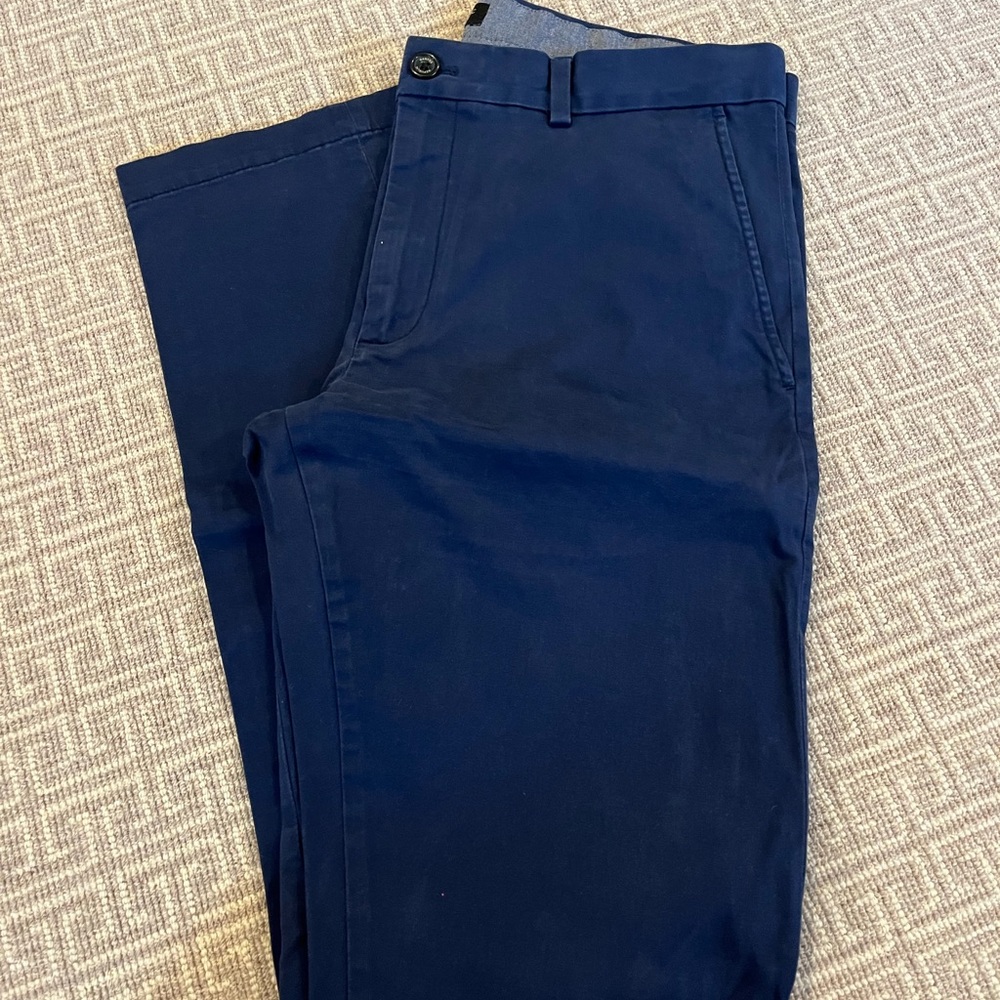 Banana Republic Fulton Kinny Chinos in Navy. Perfect condition.
